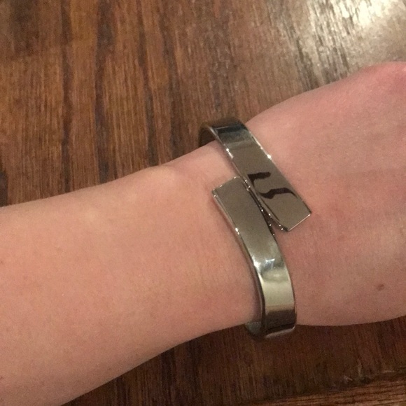 Silver cuff bracelet - Picture 2 of 2